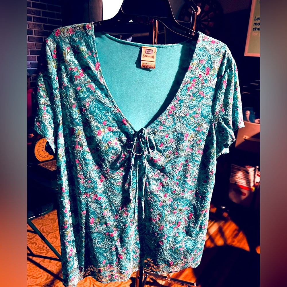 Faded Glory Size XL Women’s Stretch Lace Blouse